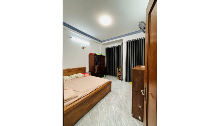Ngộp Lý Thánh Tông - Giáp Q11 - 4x16m - HXH 8m vô nhà - 4 tầng mới